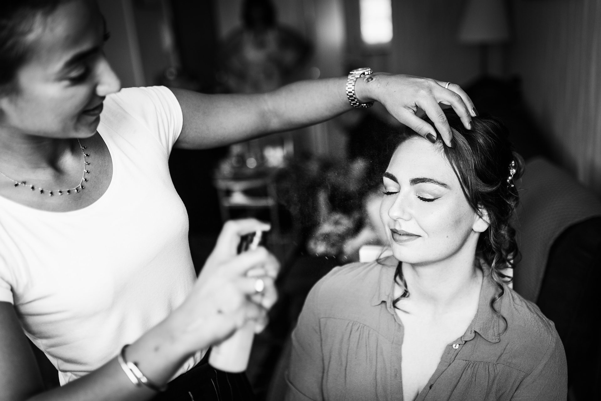 Les préparatifs de la mariée - Photographe de mariage en Savoie