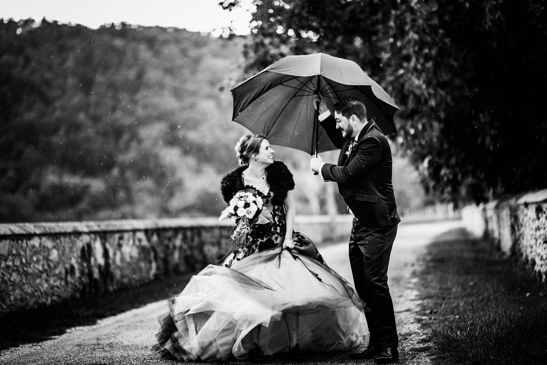 Mariage sous la pluie - photographe mariage Rhône-Alpes Chambéry Annecy